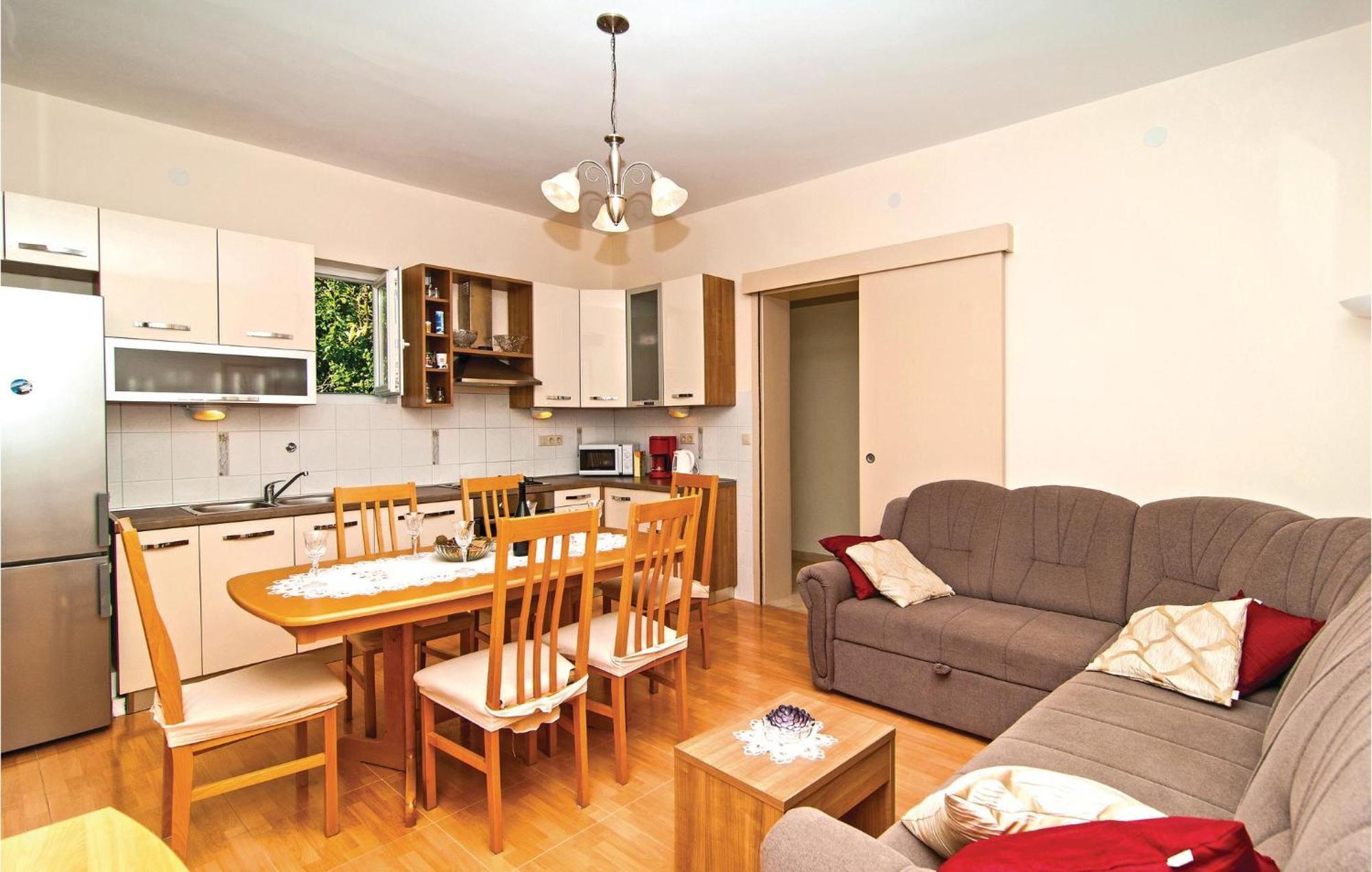Gorgeous Home In Kastel Gomilica With Wifi Kastela Luaran gambar