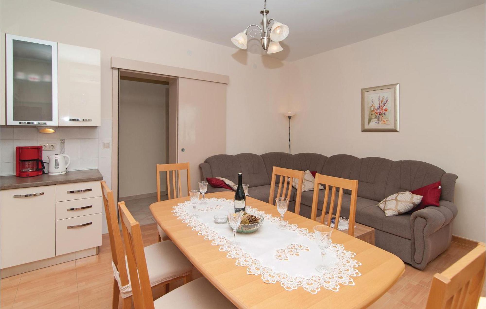 Gorgeous Home In Kastel Gomilica With Wifi Kastela Luaran gambar