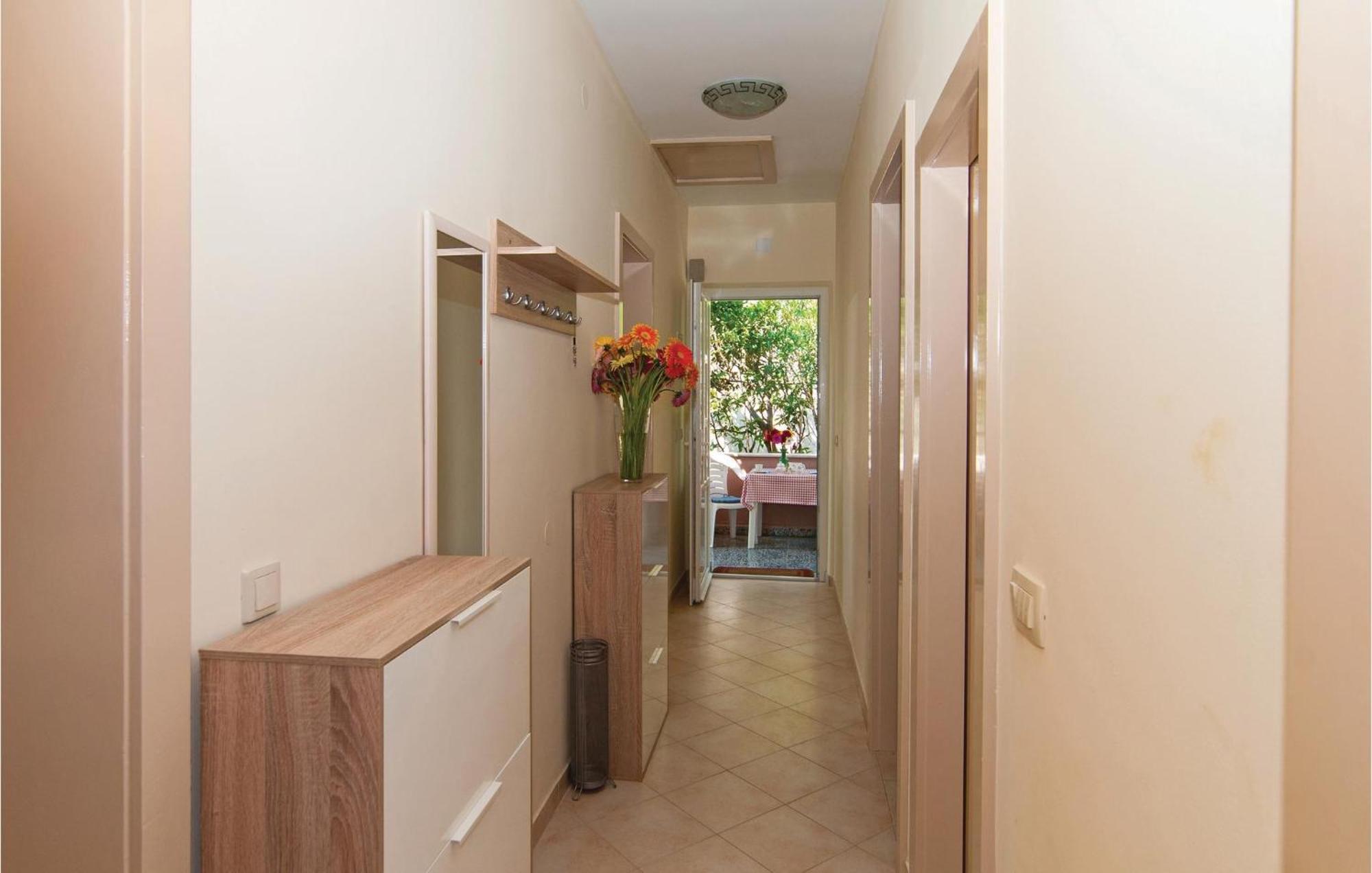 Gorgeous Home In Kastel Gomilica With Wifi Kastela Luaran gambar