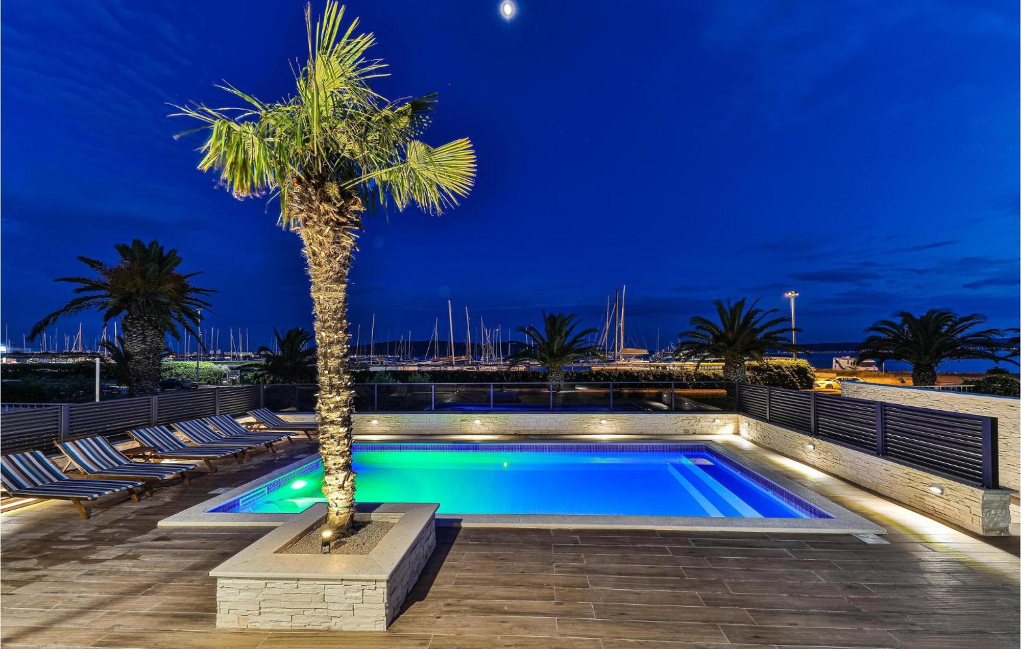Gorgeous Home In Kastel Gomilica With Wifi Kastela Luaran gambar