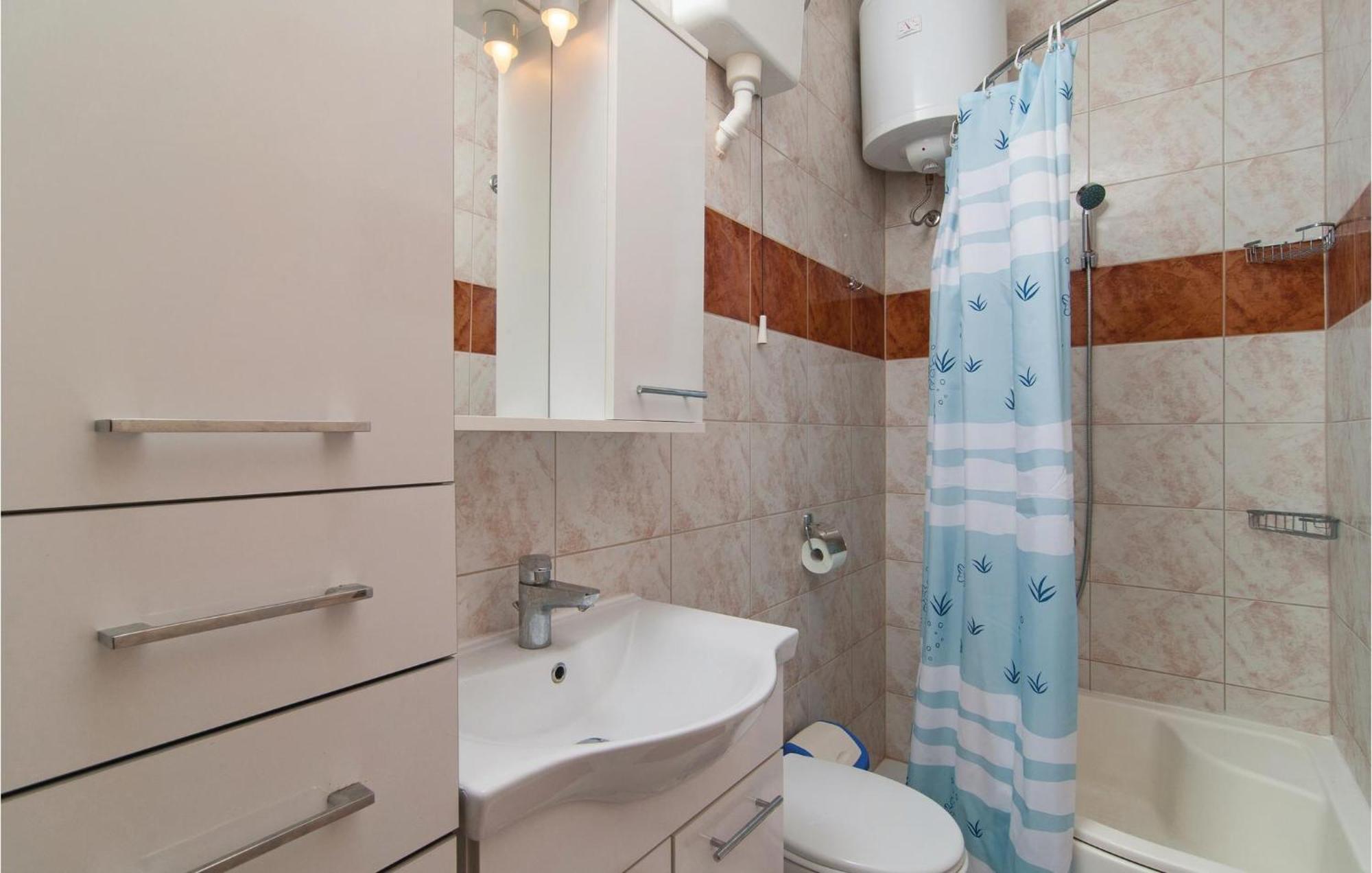 Gorgeous Home In Kastel Gomilica With Wifi Kastela Luaran gambar